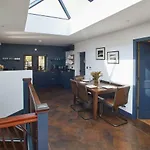 Host & - The Nook Holiday home