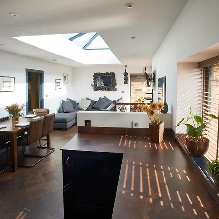 Host & - The Nook Saltburn-by-the-Sea