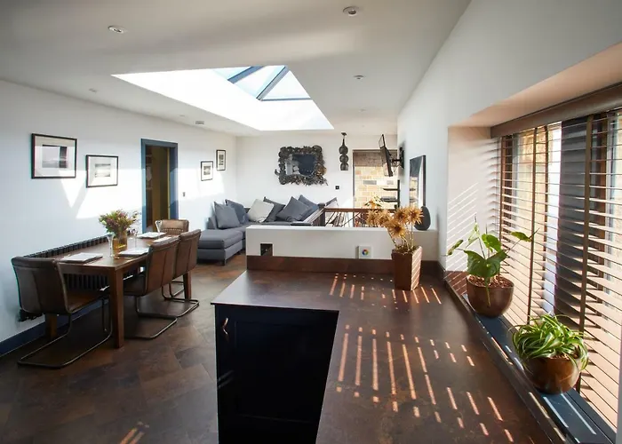 Host & - The Nook Saltburn-by-the-Sea